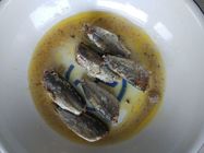 Nessun pesce inscatolato della sardina degli additivi artificiali, sardine di stagione in acqua