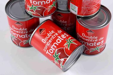 Estratto di pomodoro in scatola conveniente per suggerimenti di servizio o come salsa per snack. Conservare in luogo asciutto.