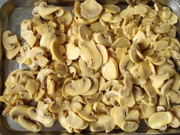 Processo inscatolato sterilizzato di conservazione del sale del fungo del fungo prataiolo