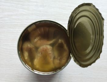 pesci della sardina inscatolati 425g con la scaglia in olio vegetale