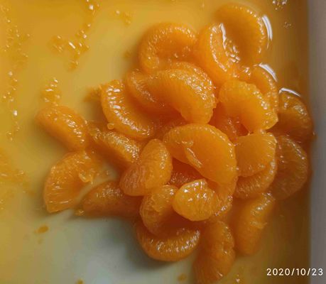 Aranci mandarini in sciroppo in scatola