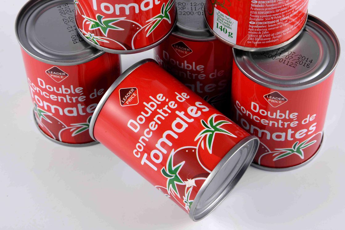 Estratto di pomodoro in scatola conveniente per suggerimenti di servizio o come salsa per snack. Conservare in luogo asciutto.
