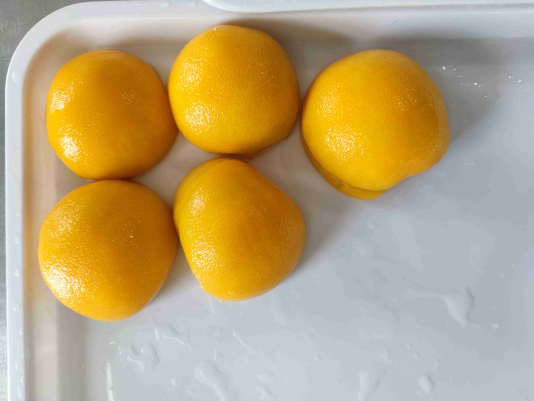 Suggerimenti per servire Servire refrigerati o a temperatura ambiente Fruta gialla in scatola Pesche 100% fresche Prodotto grezzo di pesche gialle