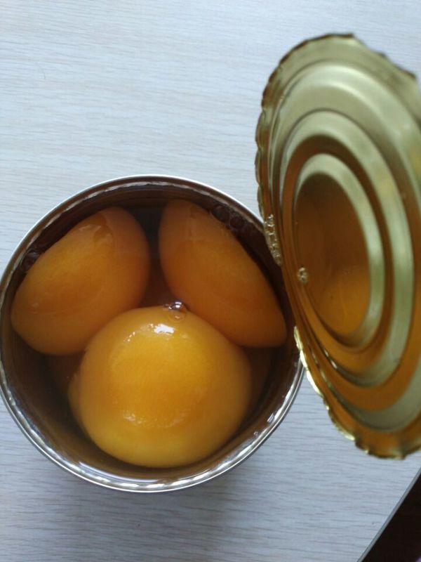 Stabile sullo scaffale Ingredienti di pesche gialle in scatola Pesche Brix 14-17% leggere / 18-22% pesanti