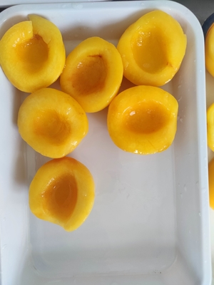 Prodotto OEM Pesche gialla in scatola 100% Fresco Materia prima Informazioni nutrizionali Carboidrati 20g
