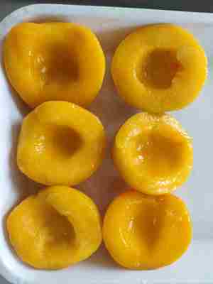 Si riempi di pesche gialle in conserva, senza conservanti, solo bontà naturale.