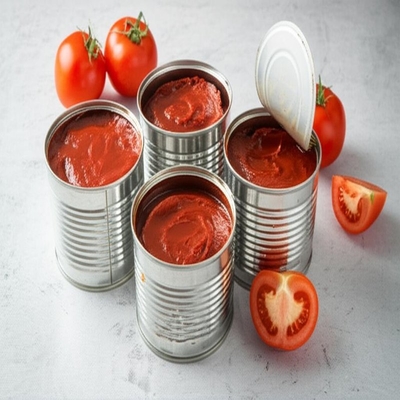 Conservare in luogo fresco e asciutto la passata di pomodoro in scatola per la conservazione
